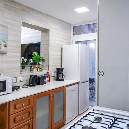 Apartment Spacious Two-bedroom Maisonette Located In Valletta